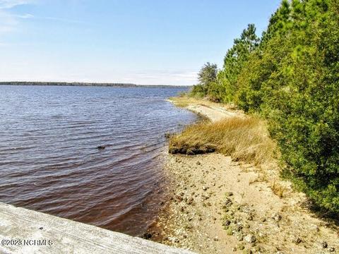 133 White Oak Bluff Rd, Stella, NC 28582 photo 8