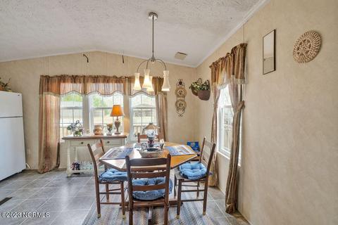 1017 Easterly Dr SW, Supply, NC 28462 photo 9