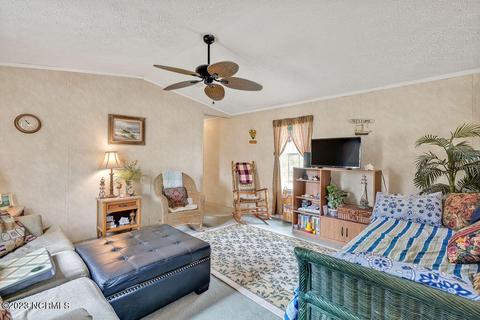 1017 Easterly Dr SW, Supply, NC 28462 photo 14