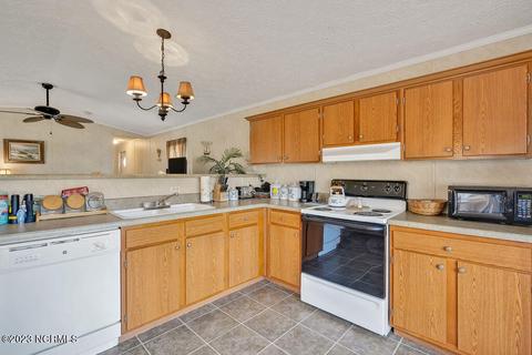 1017 Easterly Dr SW, Supply, NC 28462 photo 12