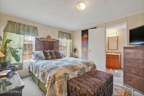 1017 Easterly Dr SW, Supply, NC 28462 photo 18
