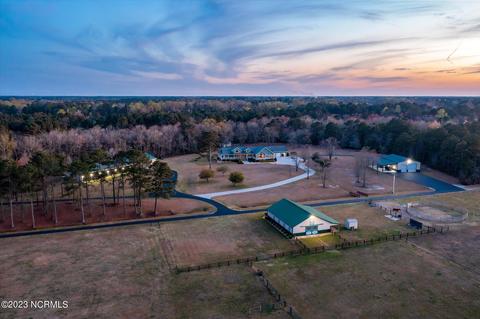 130 Steamshovel Rd, Richlands, NC 28574