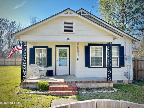 920 Van Norden St, Washington, NC 27889