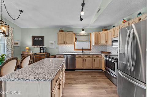 407 W Third St, Kill Devil Hills, NC 27948 photo 9