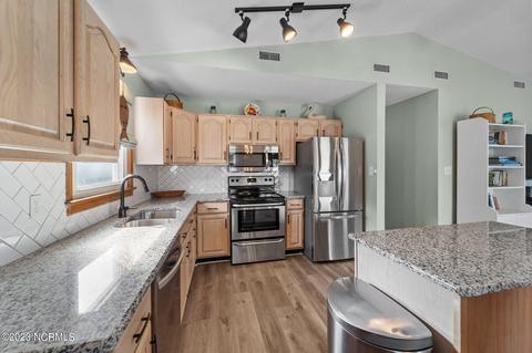 407 W Third St, Kill Devil Hills, NC 27948 photo 11