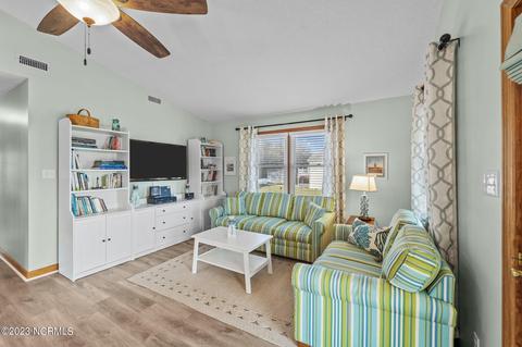 407 W Third St, Kill Devil Hills, NC 27948 photo 5