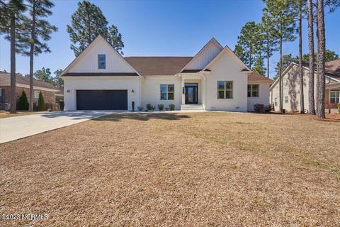 8 Buckley Ct, Whispering Pines, NC 28327