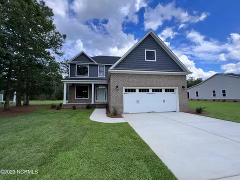 3 S Beatrice Dr, Rocky Point, NC 28457