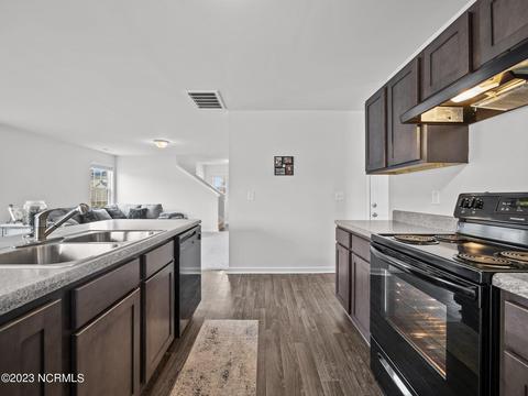 900 Haystack Ln, Jacksonville, NC 28546 photo 13