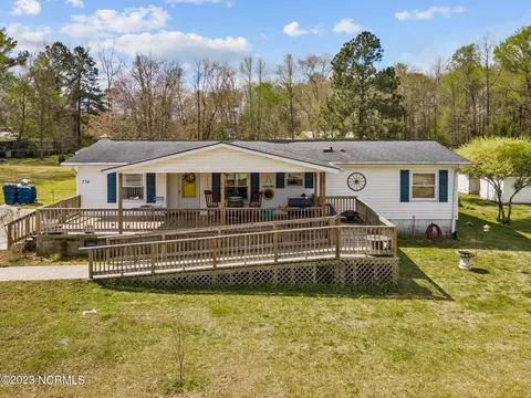 774 Possum Track Rd, Chocowinity, NC 27817 photo 3
