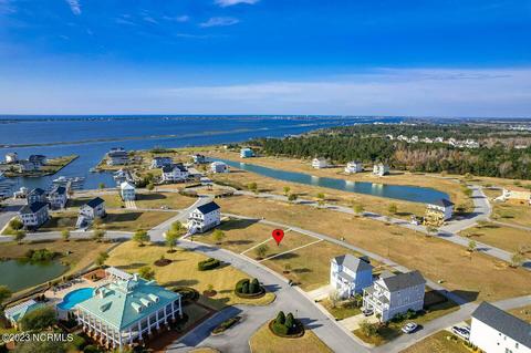 514 Cannonsgate Dr, Newport, NC 28570