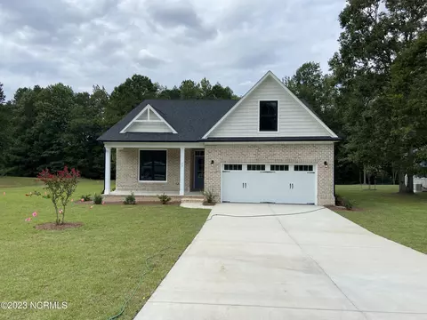 57 N Beatrice Dr, Rocky Point, NC 28457