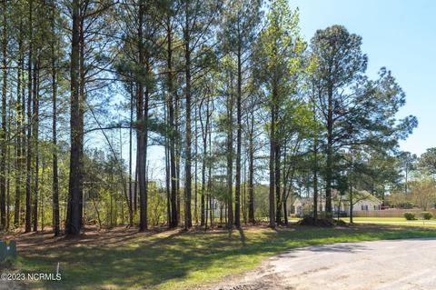 206 Winding Creek Rd, Rocky Point, NC 28457