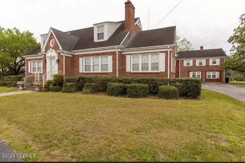 1106 E 5th St, Tabor City, NC 28463