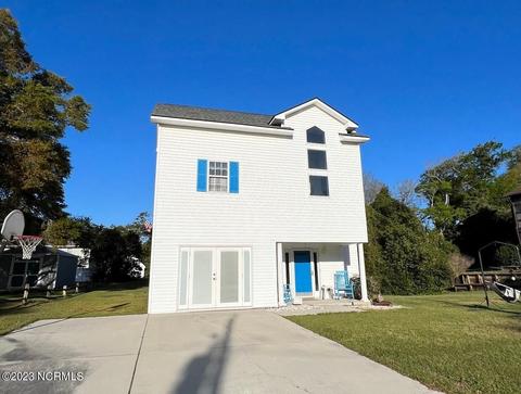 337 Cedar St, Emerald Isle, NC 28594