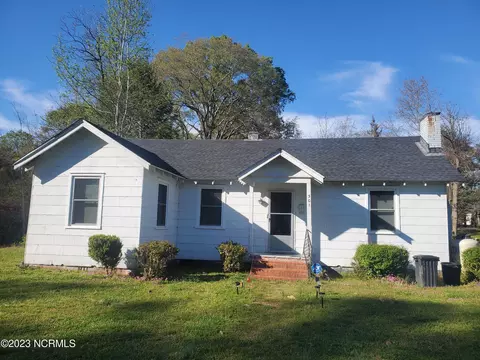 301 W 10th St, Scotland Neck, NC 27874