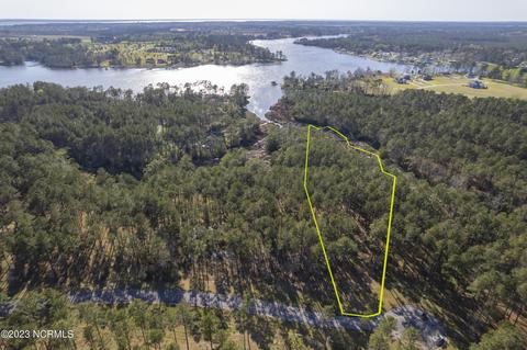 239 Ocracoke Dr, Oriental, NC 28571 photo 4