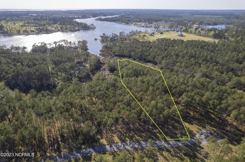 239 Ocracoke Dr, Oriental, NC 28571 photo 5