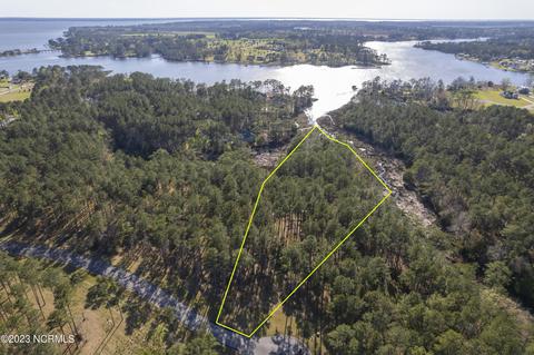 239 Ocracoke Dr, Oriental, NC 28571 photo 2