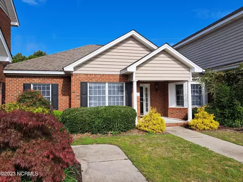 208 Willows Ct, Washington, NC 27889 photo 1