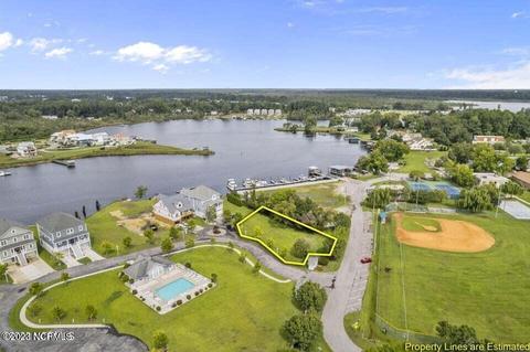 102 Riverwalk Ln, Jacksonville, NC 28540