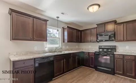 404 Silverstone Pl, Hubert, NC 28539 photo 12