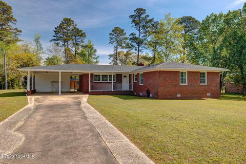 104 Cornwallis Rd, Riegelwood, NC 28456