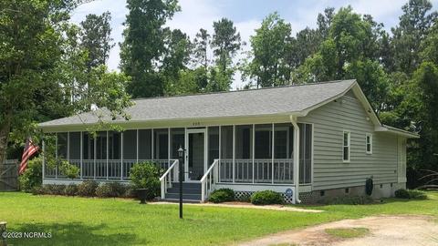 223 Sand Dollar Ln, Hampstead, NC 28443