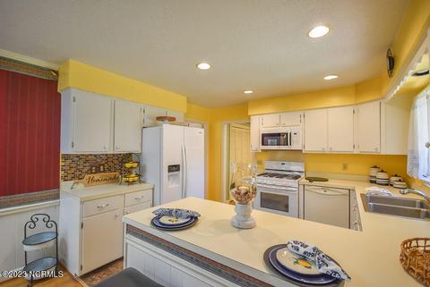 32 Shadow Dr, Whispering Pines, NC 28327 photo 17