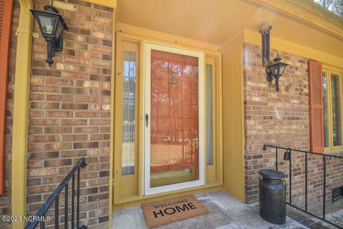 32 Shadow Dr, Whispering Pines, NC 28327 photo 4