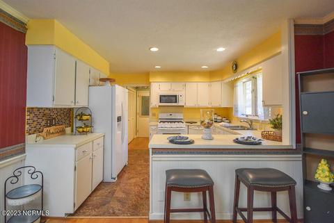 32 Shadow Dr, Whispering Pines, NC 28327 photo 19