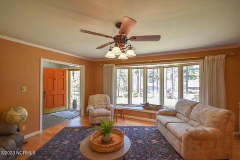 32 Shadow Dr, Whispering Pines, NC 28327 photo 9