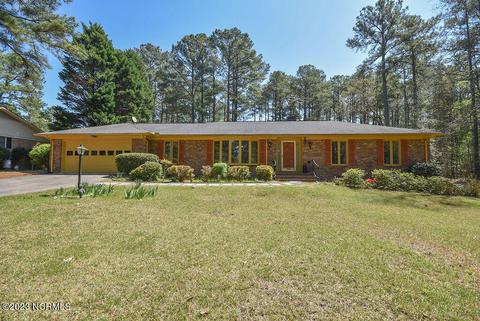 32 Shadow Dr, Whispering Pines, NC 28327 photo 1