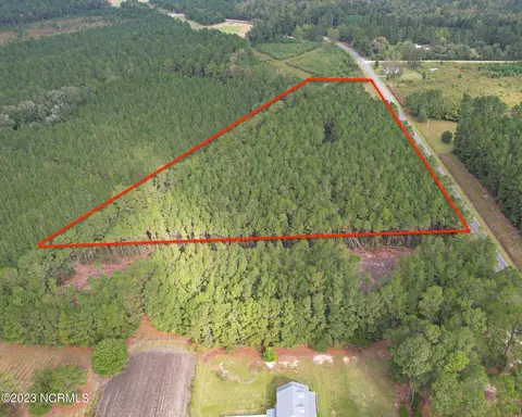 1402 Fennell Town Rd, Rocky Point, NC 28457