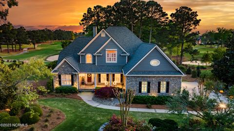 8909 Champion Hills Dr, Wilmington, NC 28411