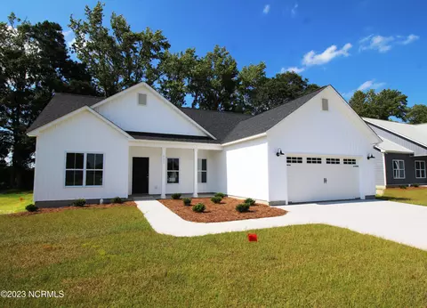 411 Pepperbush Ct, Ayden, NC 28513