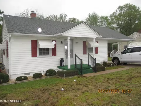 305 E Commercial Ave, Stantonsburg, NC 27883