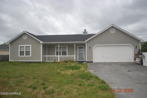 232 Zachary Ln, Hubert, NC 28539