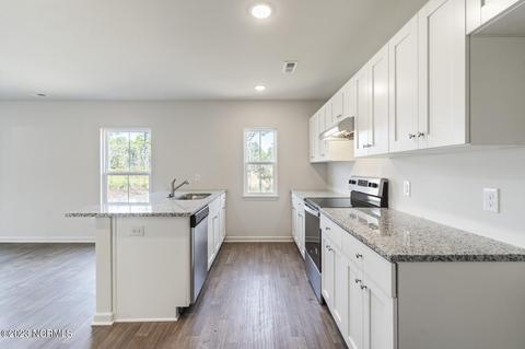 917 Fox St, Shallotte, NC 28470 photo 8