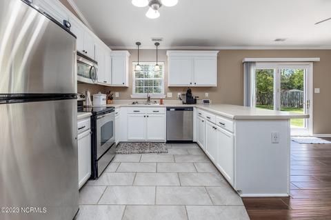 215 Dame Ct, Hubert, NC 28539 photo 9