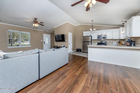 215 Dame Ct, Hubert, NC 28539 photo 8