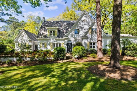 855 E Massachusetts Ave, Southern Pines, NC 28387