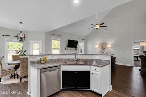 318 Bear Run, Maple Hill, NC 28454 photo 18