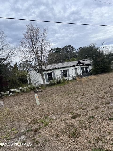 126 Freshwater Dr, Hubert, NC 28539