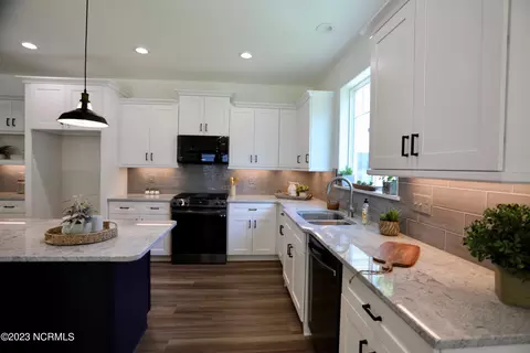 105 Devon Cir, Aberdeen, NC 28315 photo 22