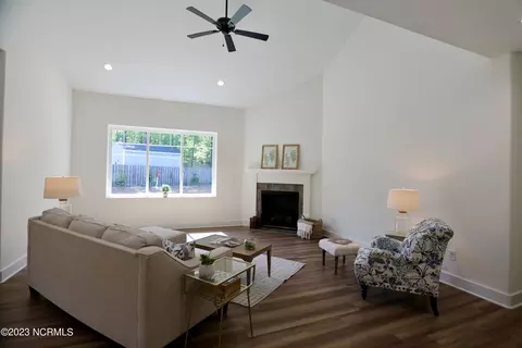 105 Devon Cir, Aberdeen, NC 28315 photo 31