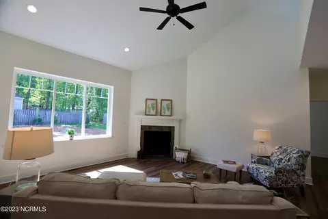 105 Devon Cir, Aberdeen, NC 28315 photo 28