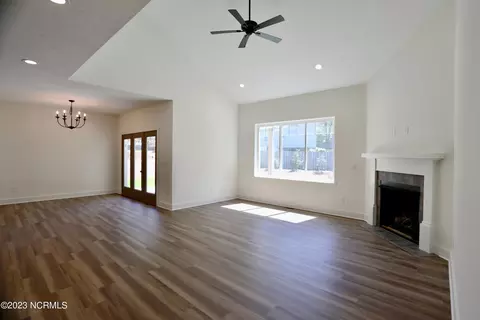 105 Devon Cir, Aberdeen, NC 28315 photo 38