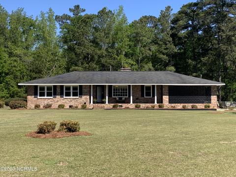 516 Jenkins Rd, Fairmont, NC 28340