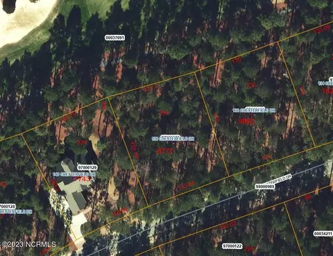 138 Chesterfield Dr, Pinehurst, NC 28374